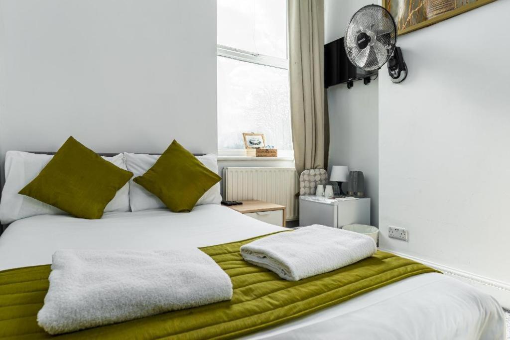 Vilenza Hotel London Bagian luar foto